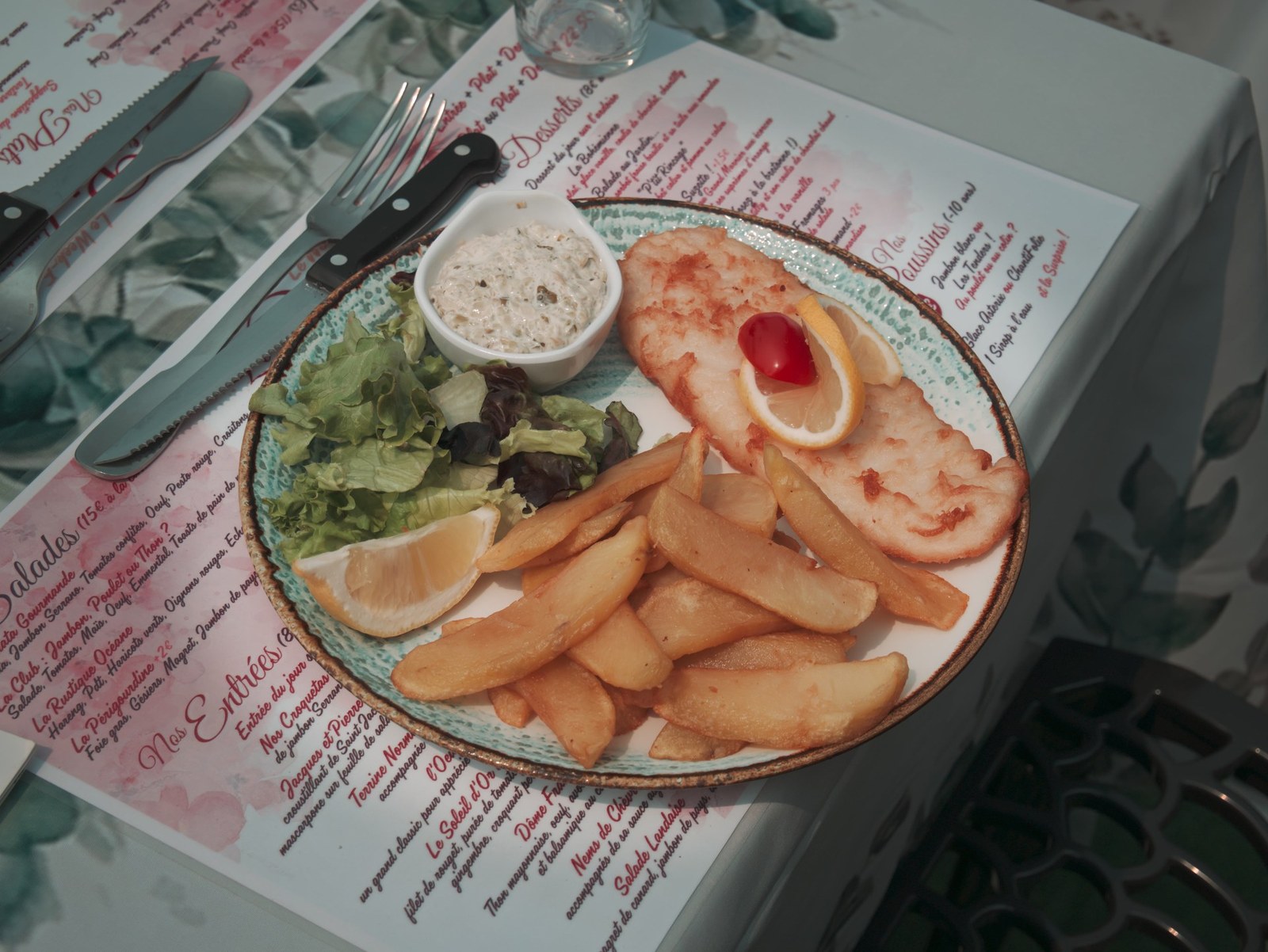 Poisson doré et frites maison